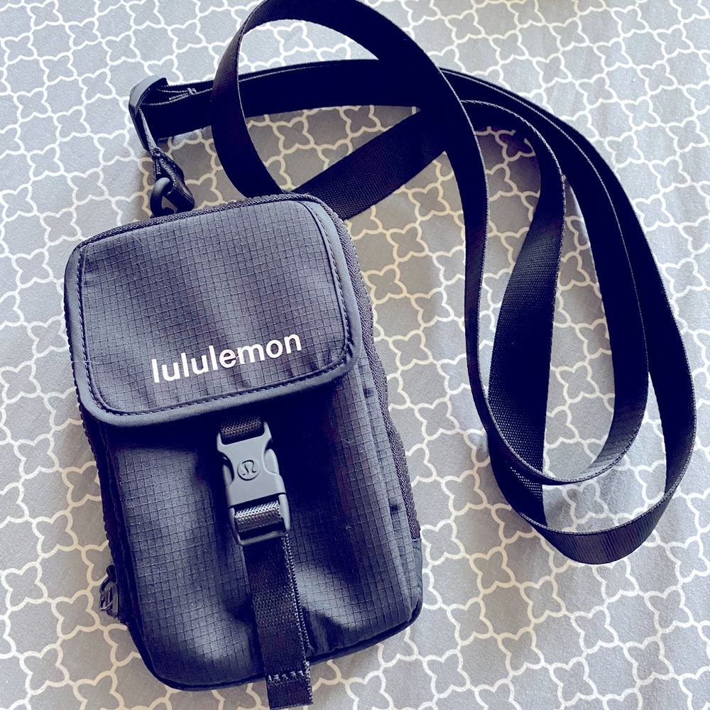 ❤️FLASH SALE $20 TODAY ONLY ❤️NWOT LULULEMON CROSSBODY